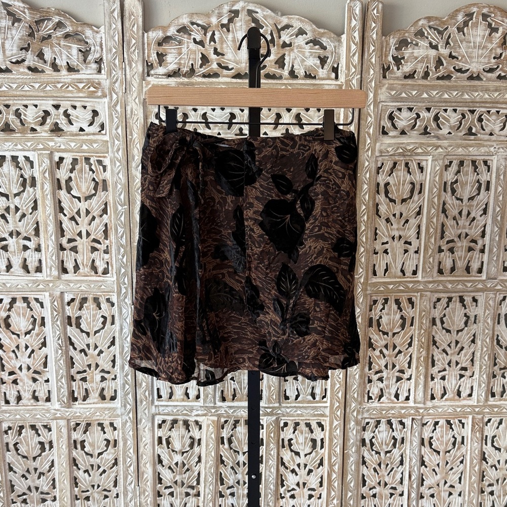 Tiger Mist Black and Brown Leaf Pattern Skirt